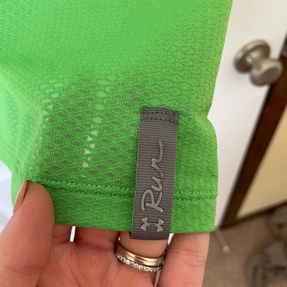 Under armour mesh running tank size M - Picture 2 of 4